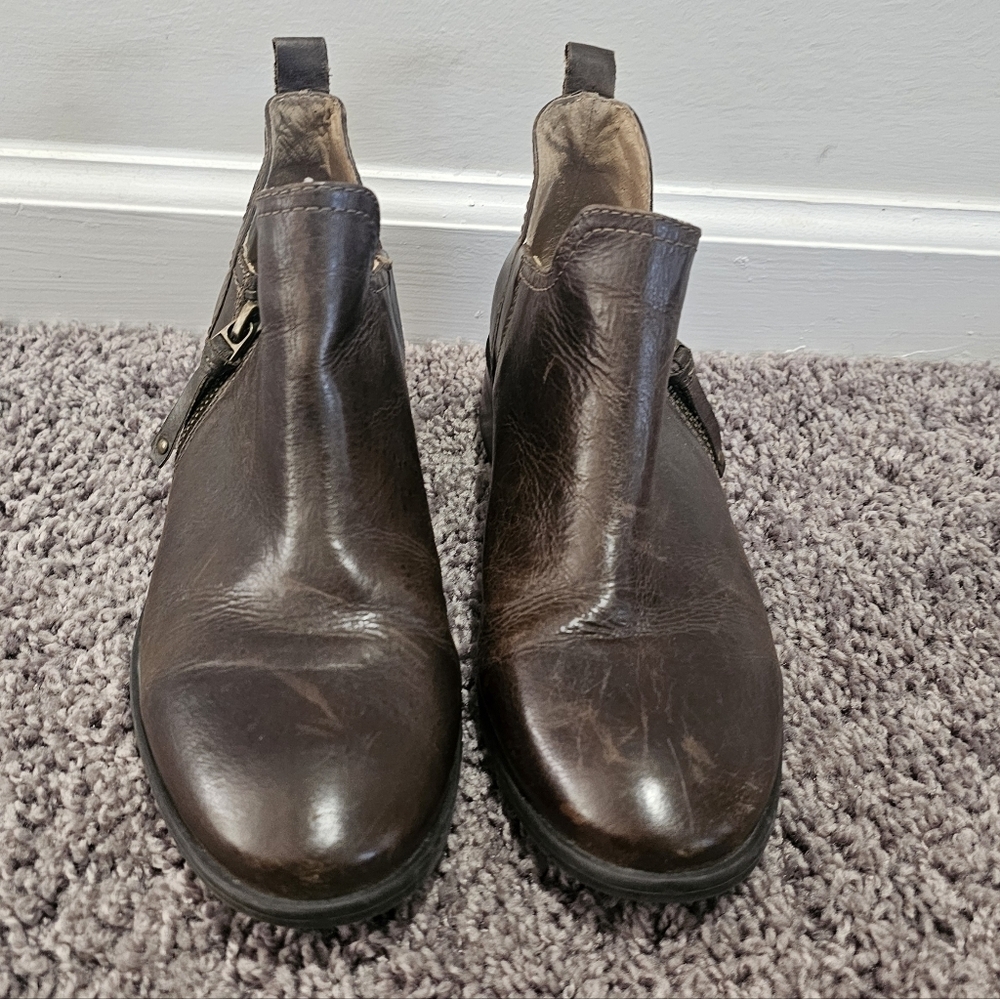Luca Lane Brown Booties Sayge Size 7.5
